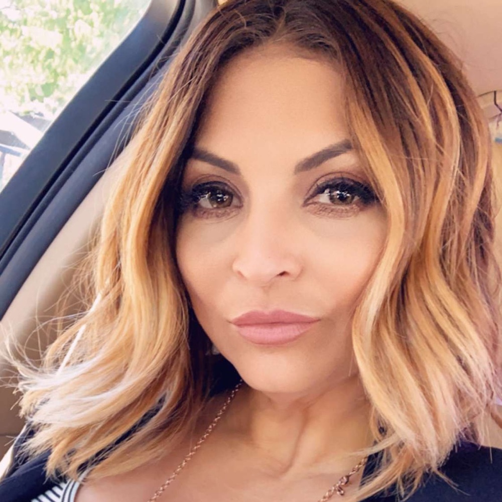 Meet your Posher, Dinora